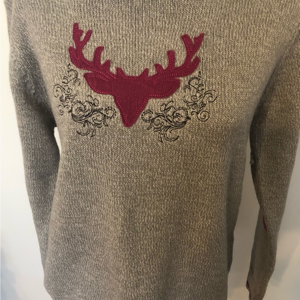 NVW round neck sweater .